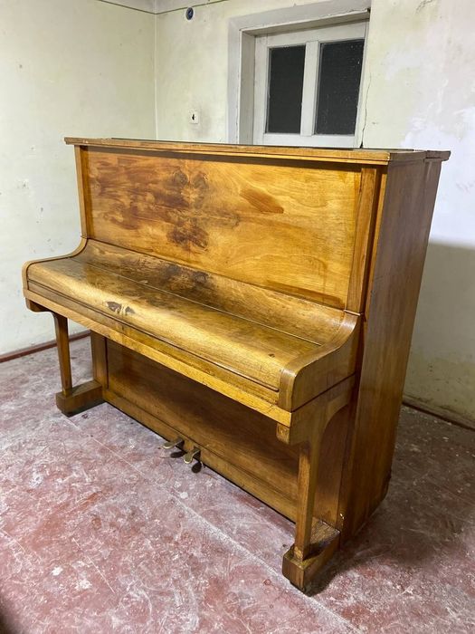 Продаётся фортепиано