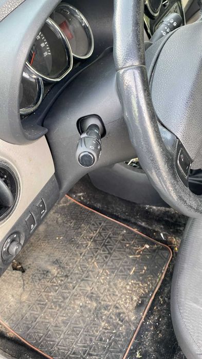Montaj-Reparatie Bloc lumini semnalizare Dacia Logan-Sandero-Lodgy
