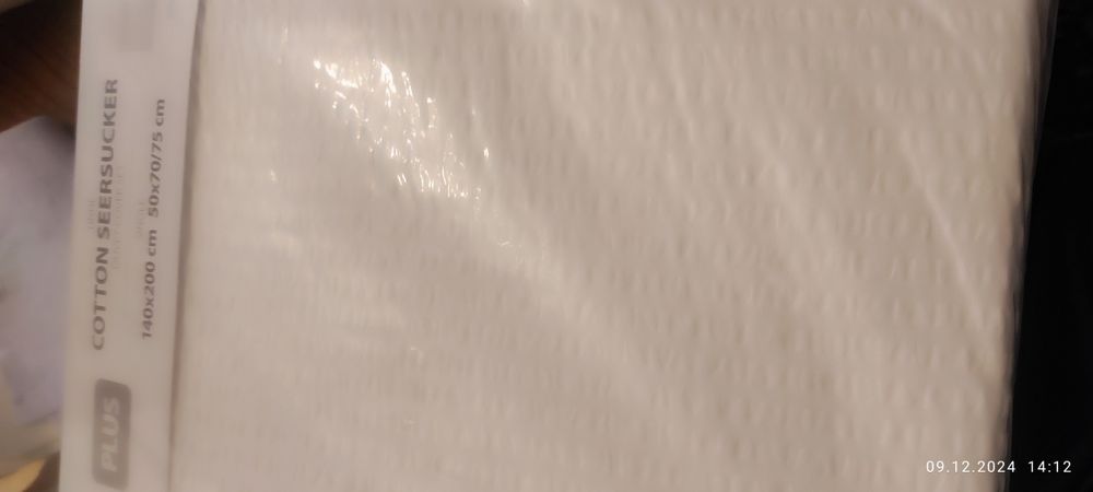 Lenjerii de pat noi , alb, bumbac 100% creponat