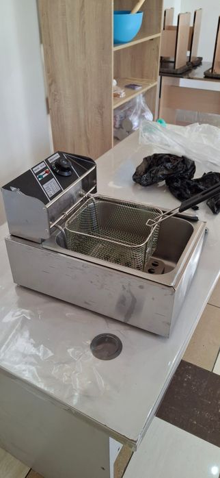 Продам фритюрницу пользовались 1 раз