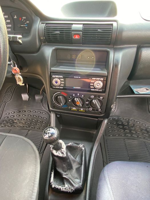 Opel Astra 1.4 бензин