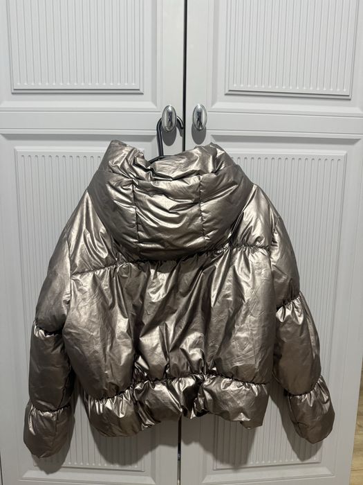 Продам куртку Зара в размере L