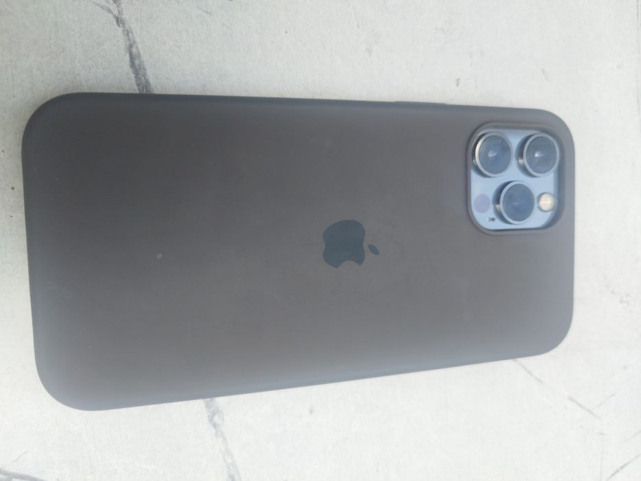 iPhone 12 pro max 256 и iPhone 11 pro max 256