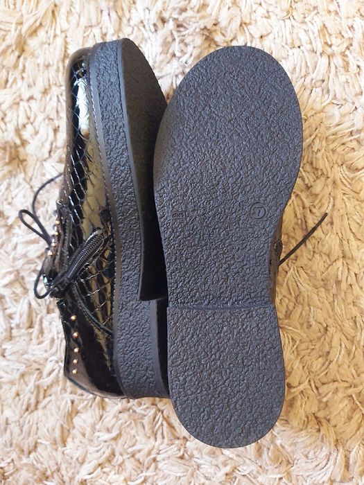 Ботинки лаковые Турция- лоферы (37р)