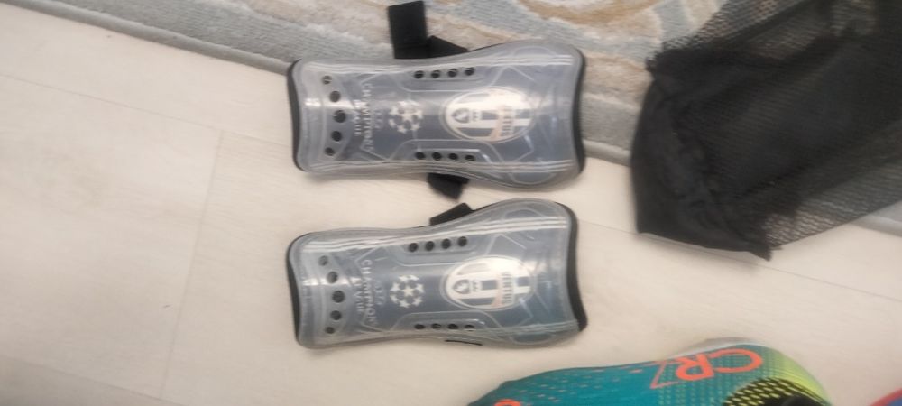 Бутсы 37р + подарок