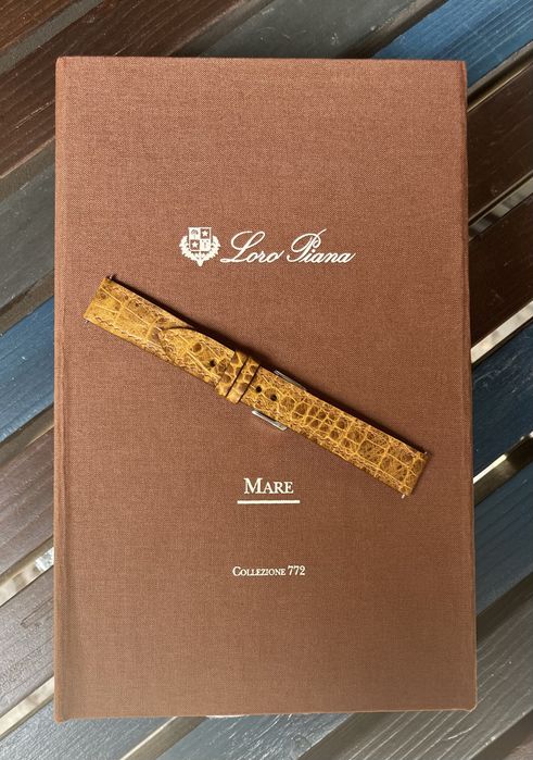 Curea pentru ceas lucrata manual din piele italiana unica