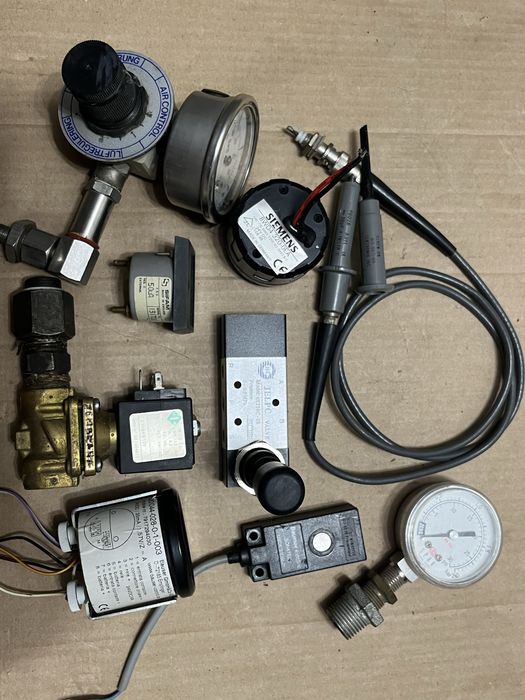 Lot componente industriale Baumer, Siemens, ODE, Bauser, Tektronix, JELPC, SIFAM – senzori, electrovalve, automatizări