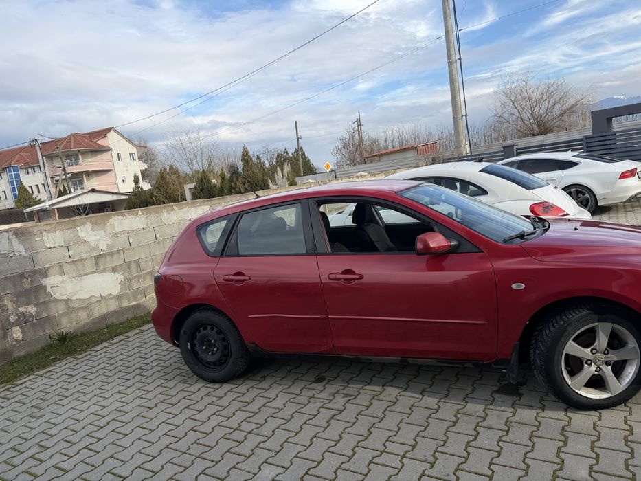 Mazda 3 спешно продавам кола