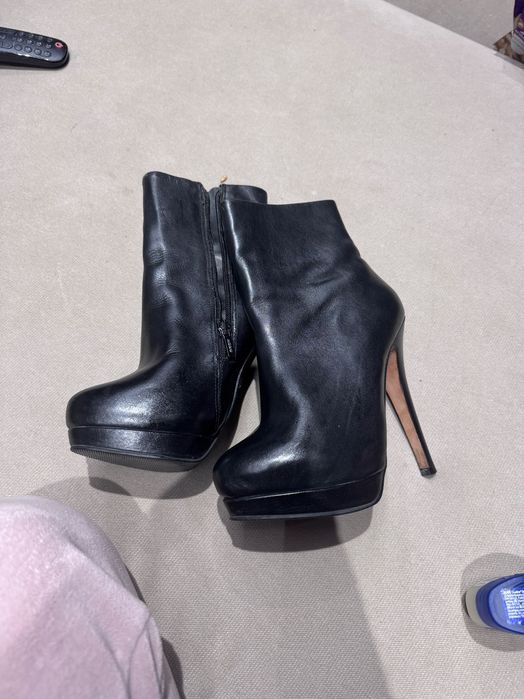 Botine Buffalo London, piele naturala, marime 36, potriviti pentru 35