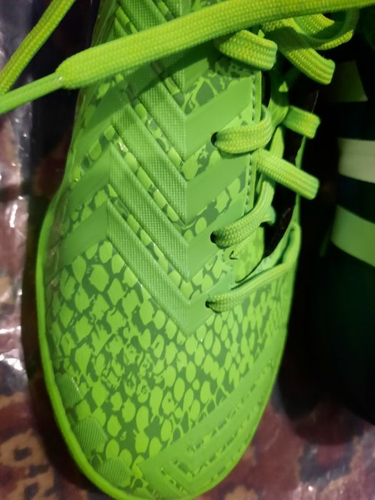 Продам кроссовки Adidas 42р. С Германии.