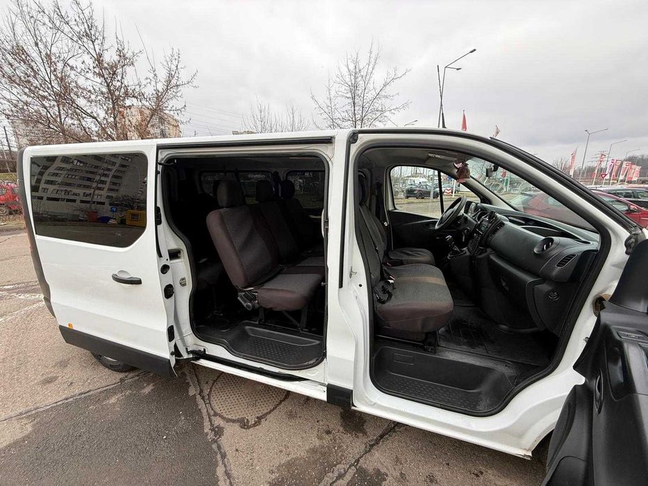 Renault Trafic 2021 8+1
