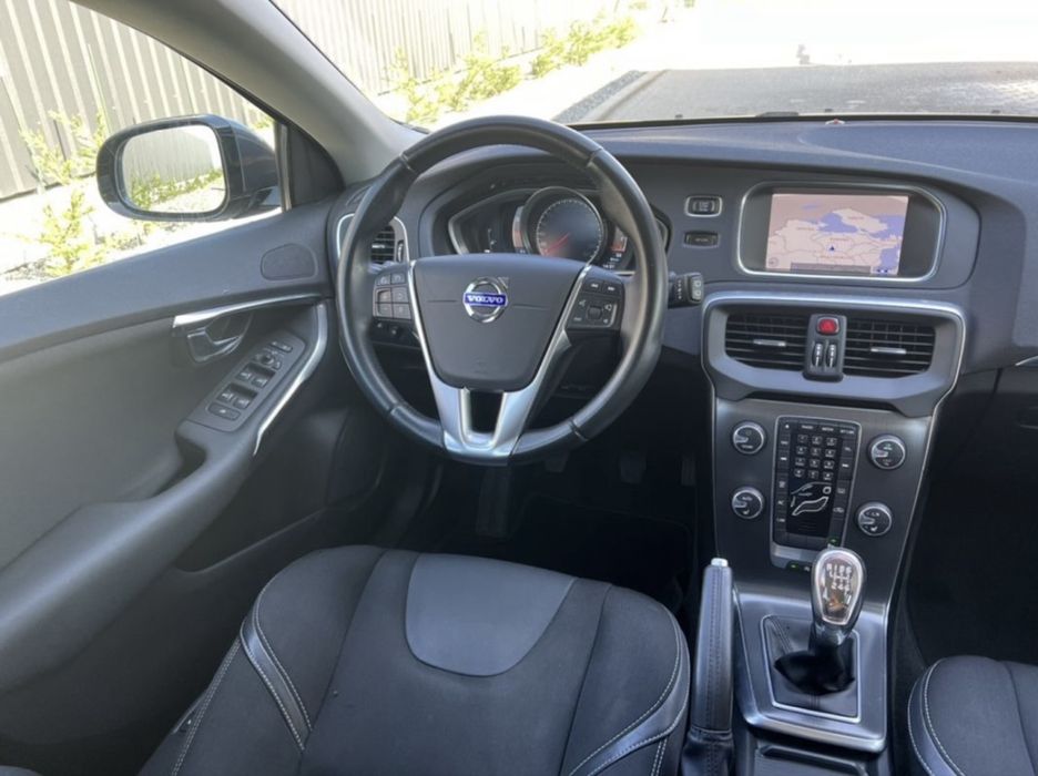 VOLVO V40 2013 — imagine 4