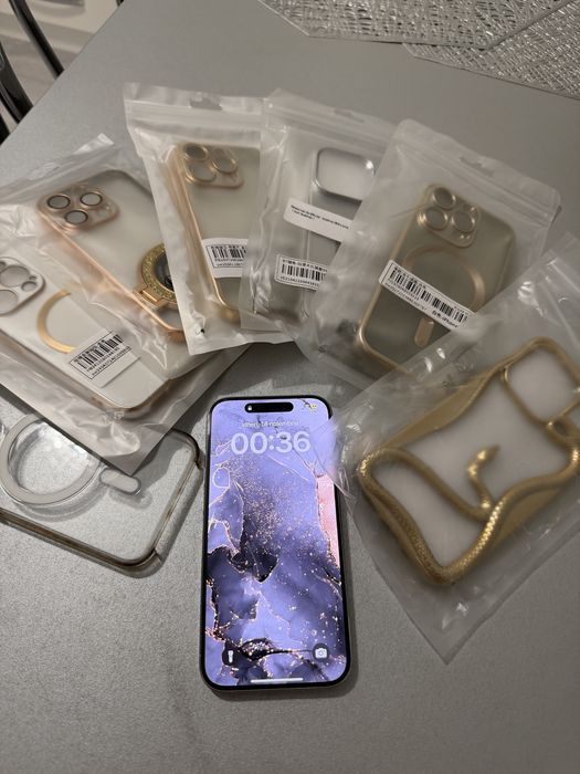 Vând iPhone 15 Pro, 256 Gb