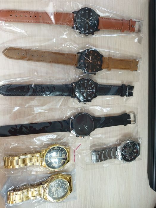 Продам часы много разных видов