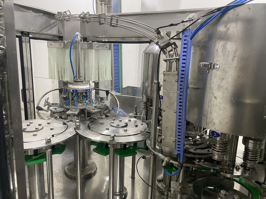 8/8/3 monoblok  sotiladi