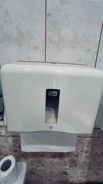 TORK - стенна сапунерка, салфетник за ръце, салфетник за тоалетна хартия