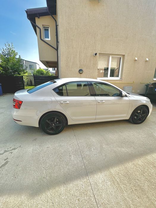 SKODA Octavia 2019 — imagine 3