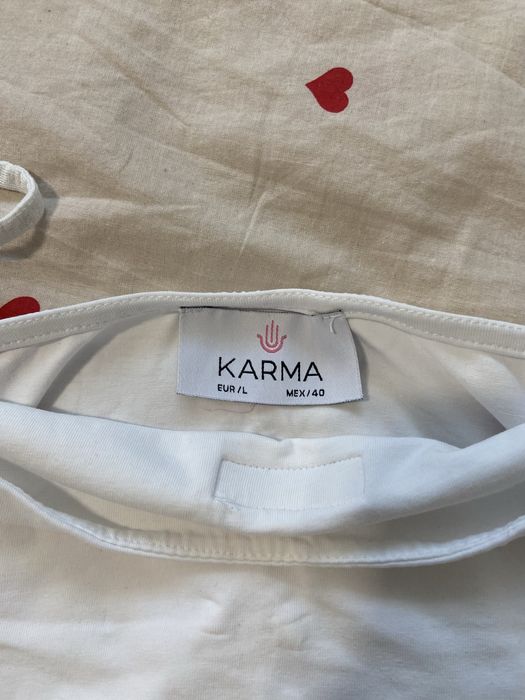 Бял топ на Karma