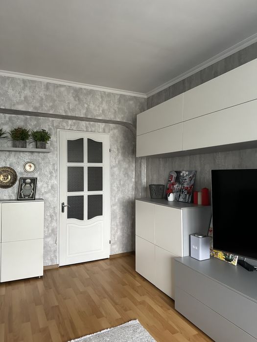 Продается трехкомнатная квартира