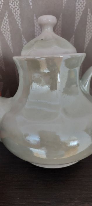 Продам 2 чайника