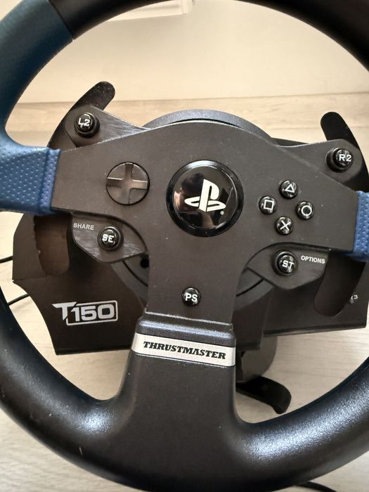 Volan thrustmaster t150
