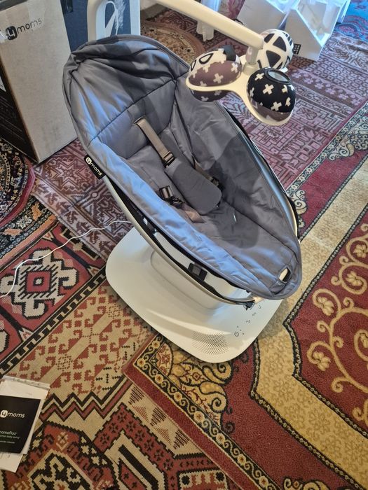 Електрическа бебешка люлка mamaRoo 5.0, тъмно синя
