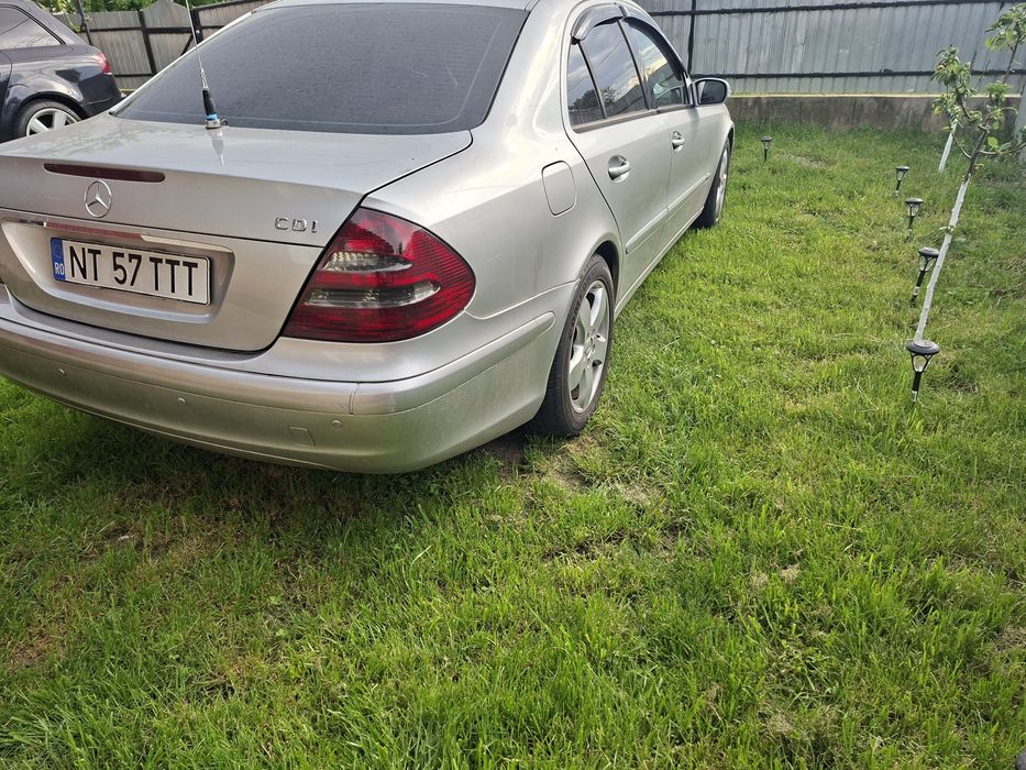 Vând Mercedes E-class w211