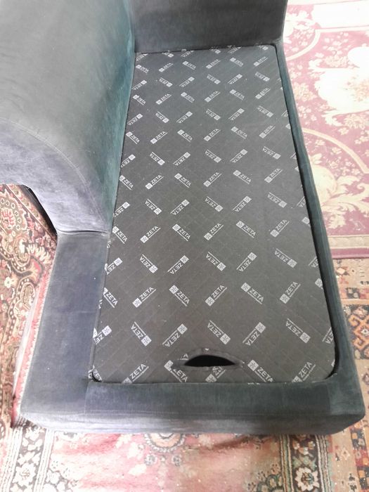 продам два дивана б/у