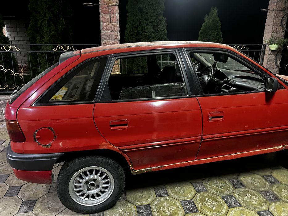 Opel Astra       .