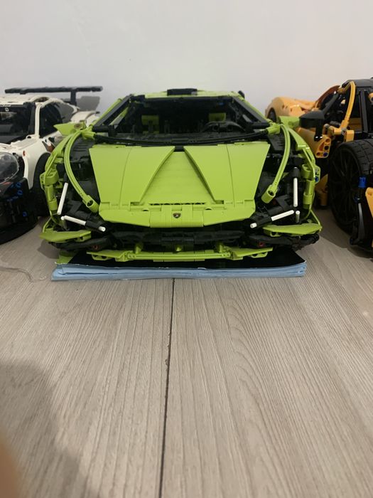 Продам лего машину ламборгини сиан,3696шт деталей