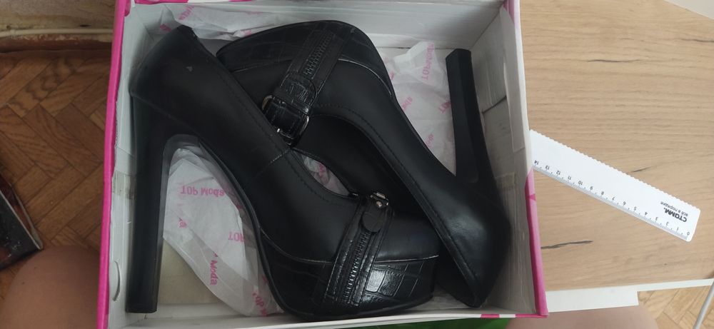 Продам туфли 39 размер