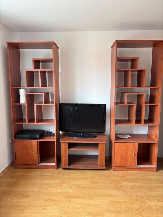 Vand set mobilier - 2 biblioteci + 1 comoda