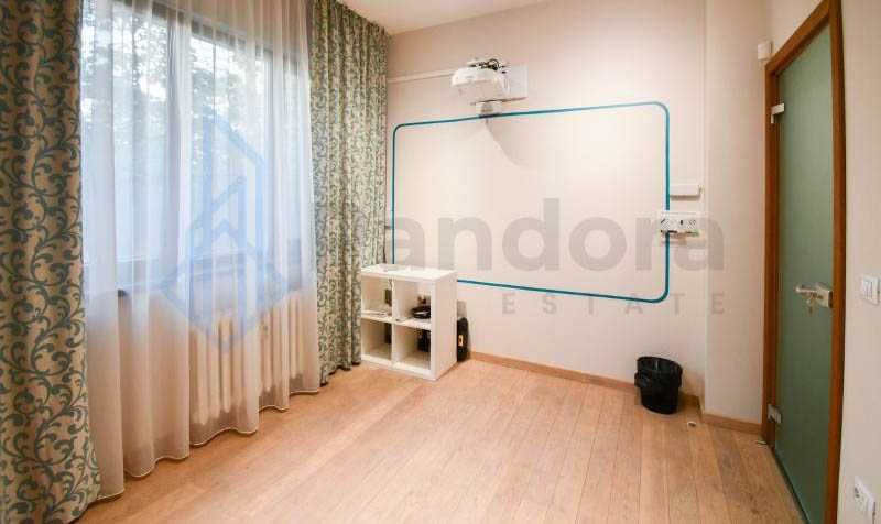 Дава се под наем Тристаен апартамент в София, Център - 100 кв.м за 750 € - Снимка #6