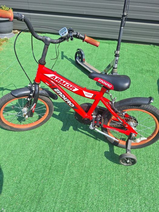 Bicicleta copii potrivit pana la 6-7ani
