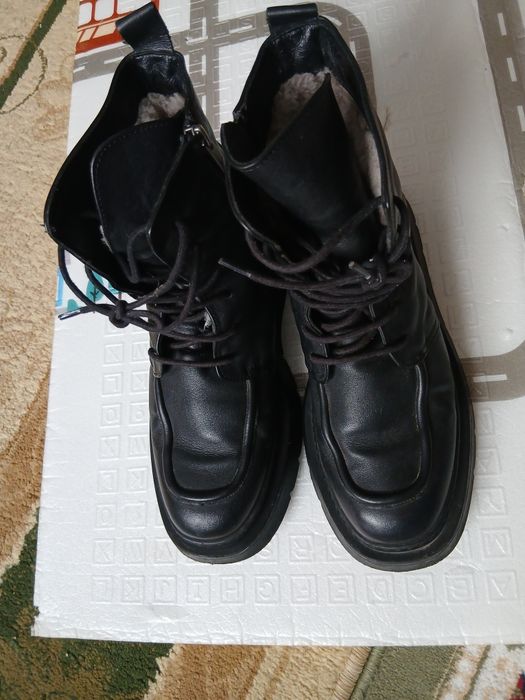 Продам зимние сапоги 40 размер