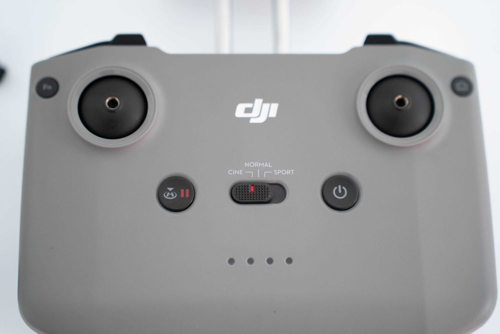 Vând telecomandă originală DJI RC-N1