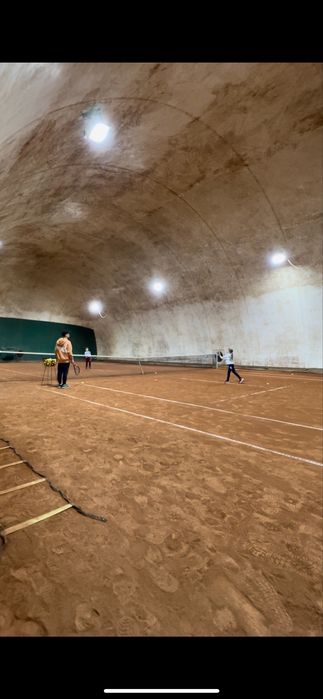 Ore private tenis Cluj – antrenor certificat + echipament inclus
