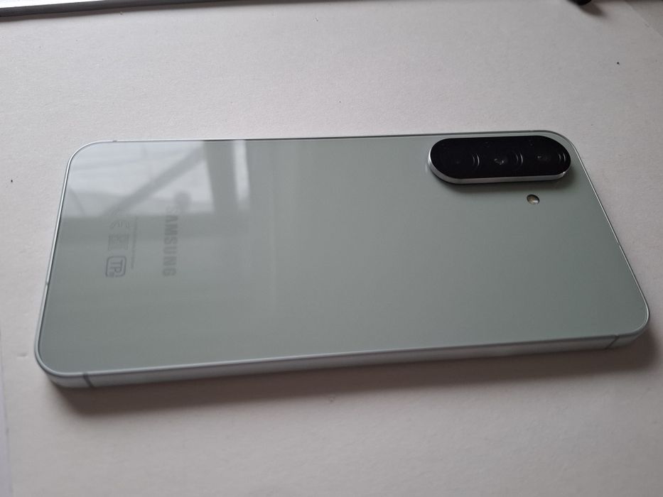 Samsung A56 в продаже.