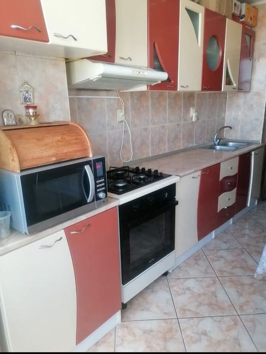 Vând apartament 3 camere decomandat