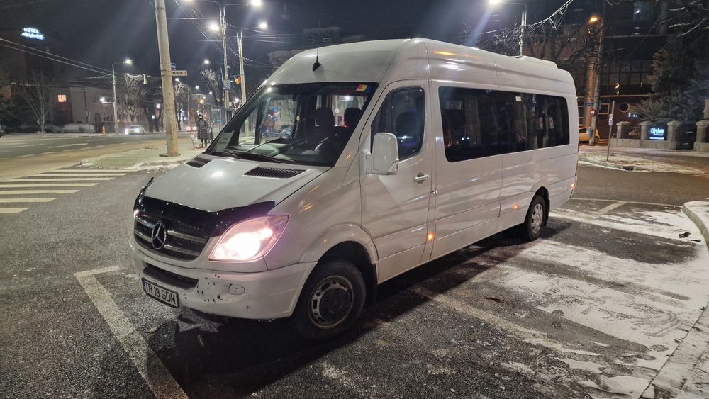Transport persoane cu microbuz | Grupuri
