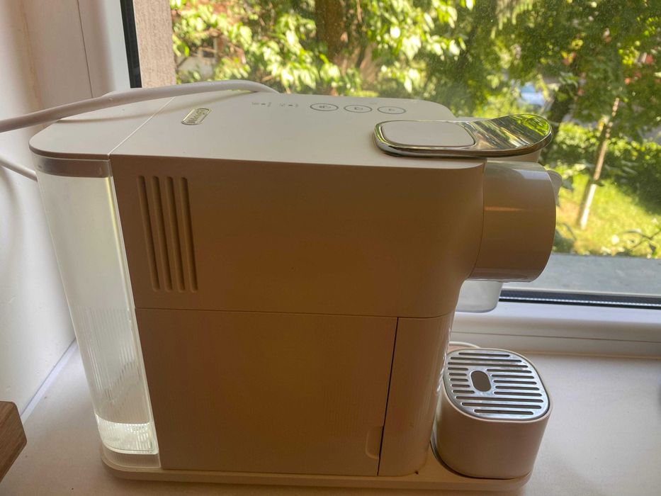 Vand aparat cafea Nespresso
