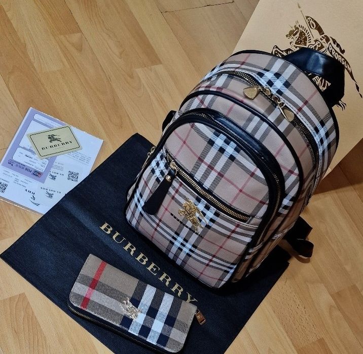 Set Burbbery (rucsac+portofel),logo metalic,saculet, etichetă incluse