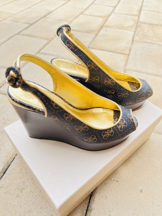 Vand Pantofi/sandale Guess,produs NOU - marimea 36/37