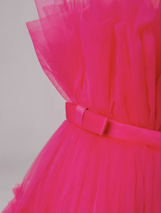 Пышное, красивое платье на девочку 6-7 лет.