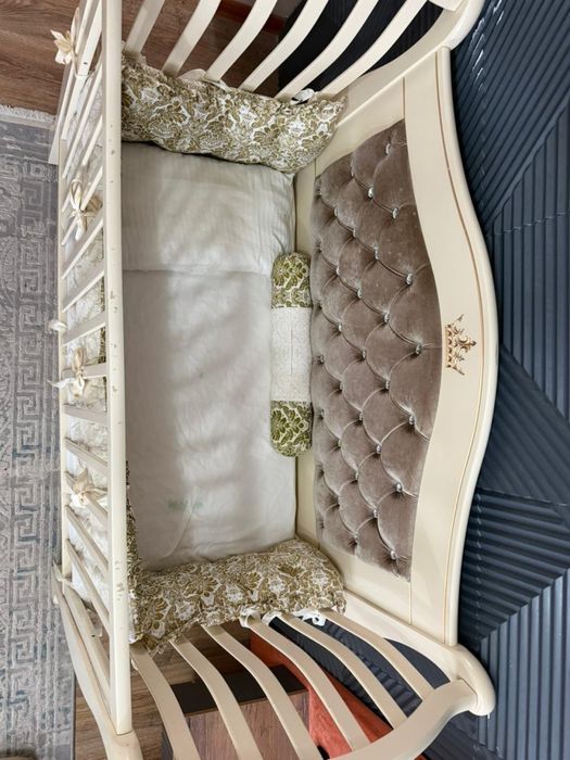 Продам детскую кроватку