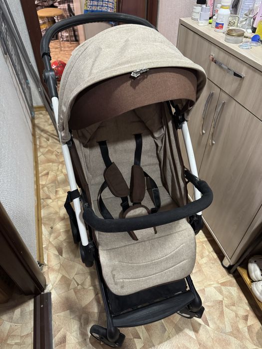 Коляска детская до 4 лет примерно