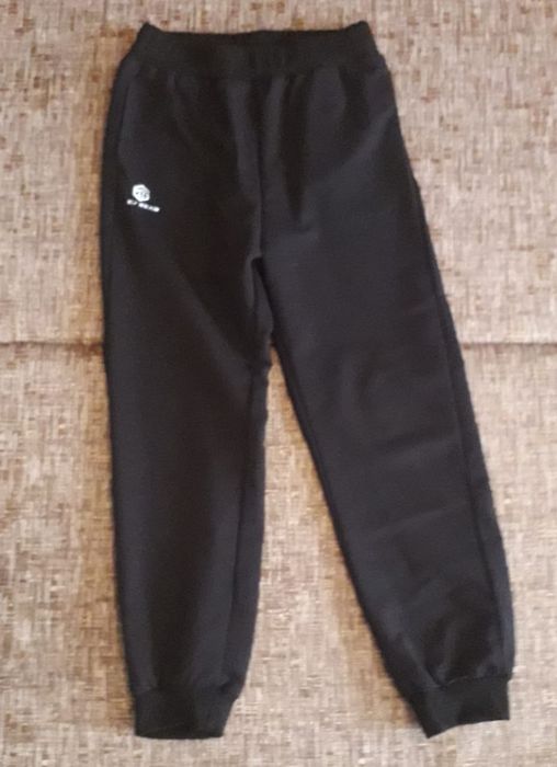 Продам спортивный костюм