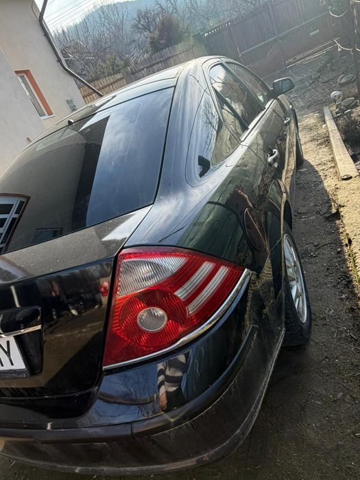 Vând Ford mondeo