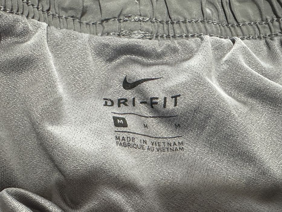 Pantaloni scurti