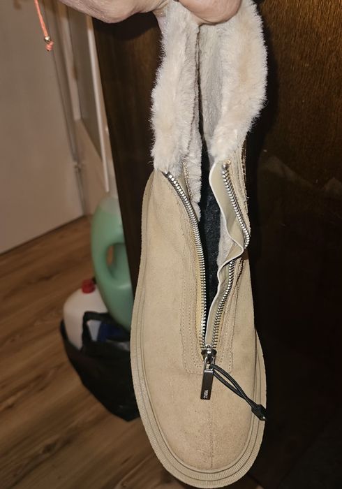 Боти от естествен велур